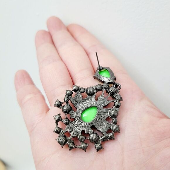 Brand New Anne Klein Green & Silver Rhinestone Earrings - Picture 5 of 7